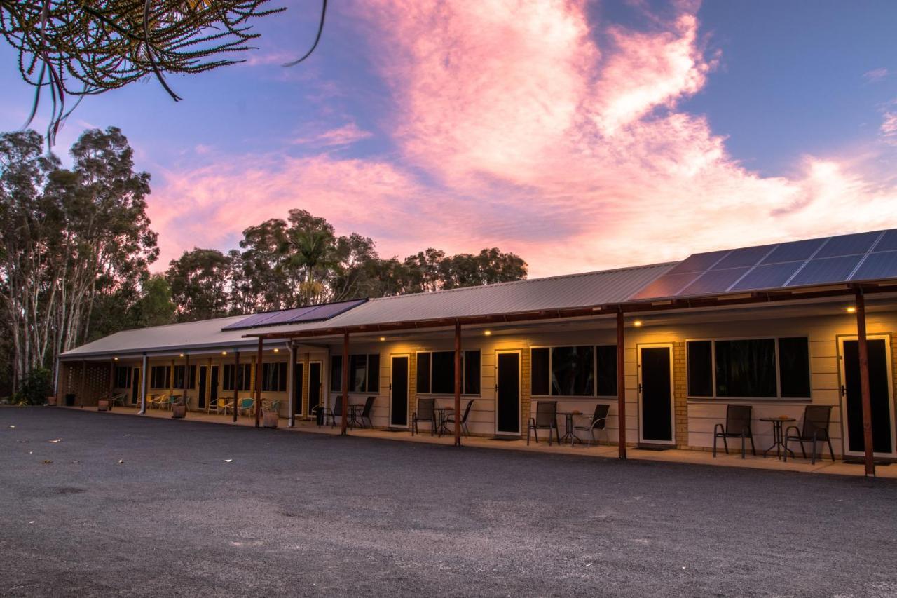 Tin Can Bay Motel Bagian luar foto