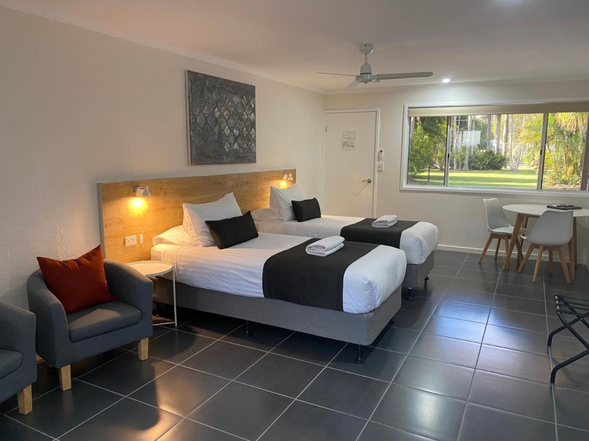 Tin Can Bay Motel Bagian luar foto