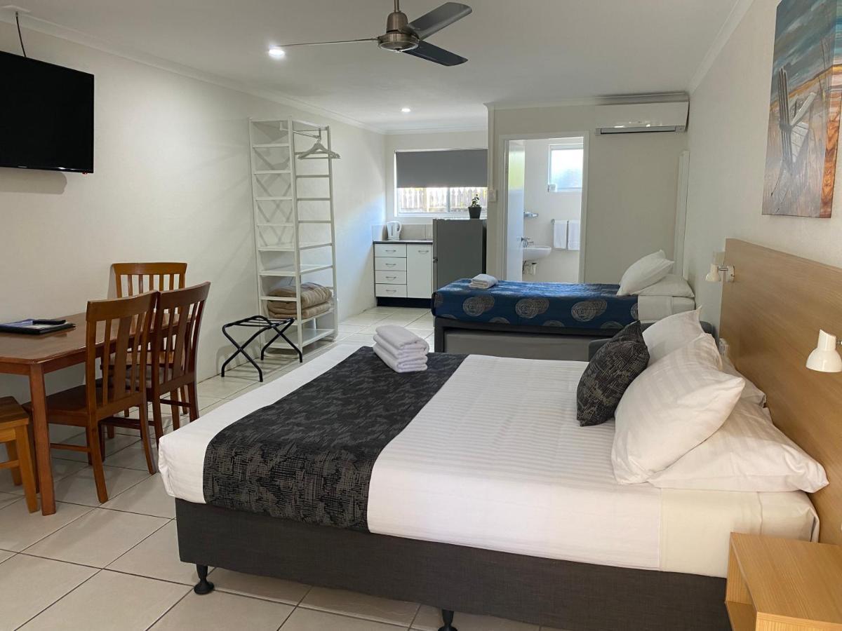 Tin Can Bay Motel Bagian luar foto