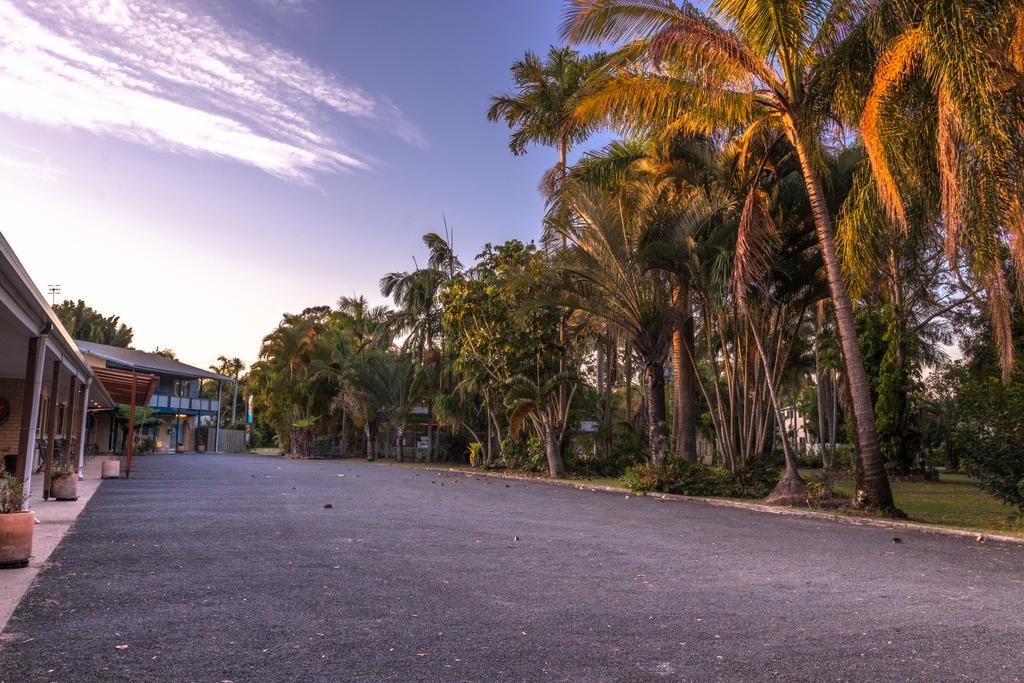 Tin Can Bay Motel Bagian luar foto