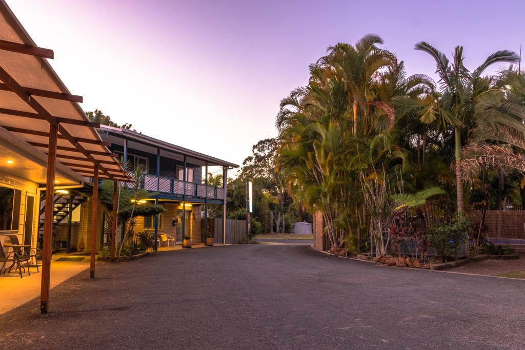 Tin Can Bay Motel Bagian luar foto