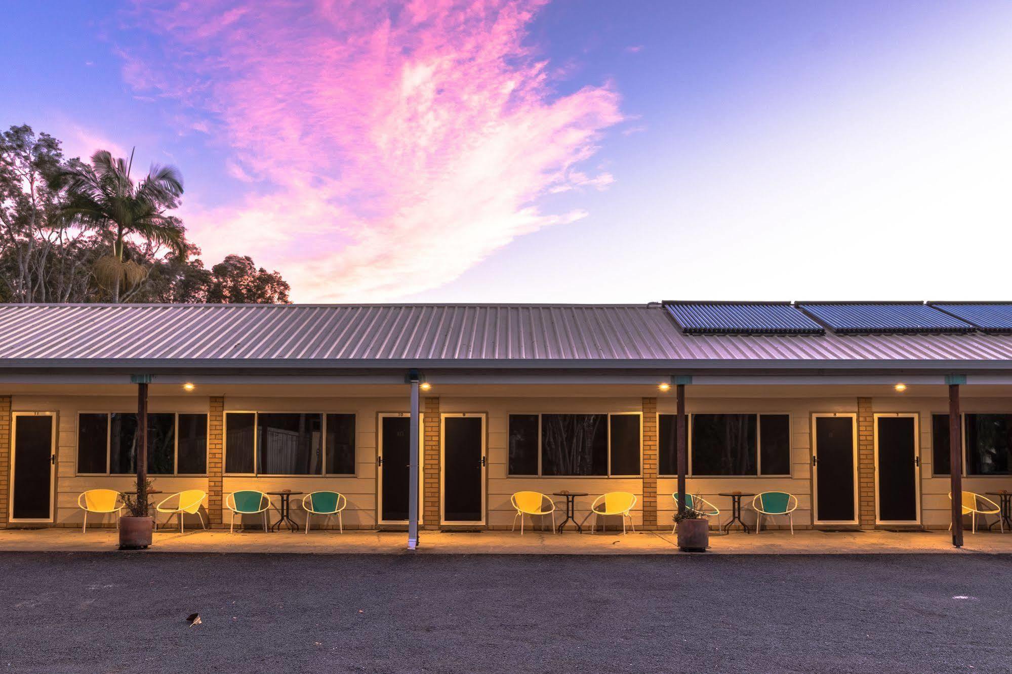 Tin Can Bay Motel Bagian luar foto