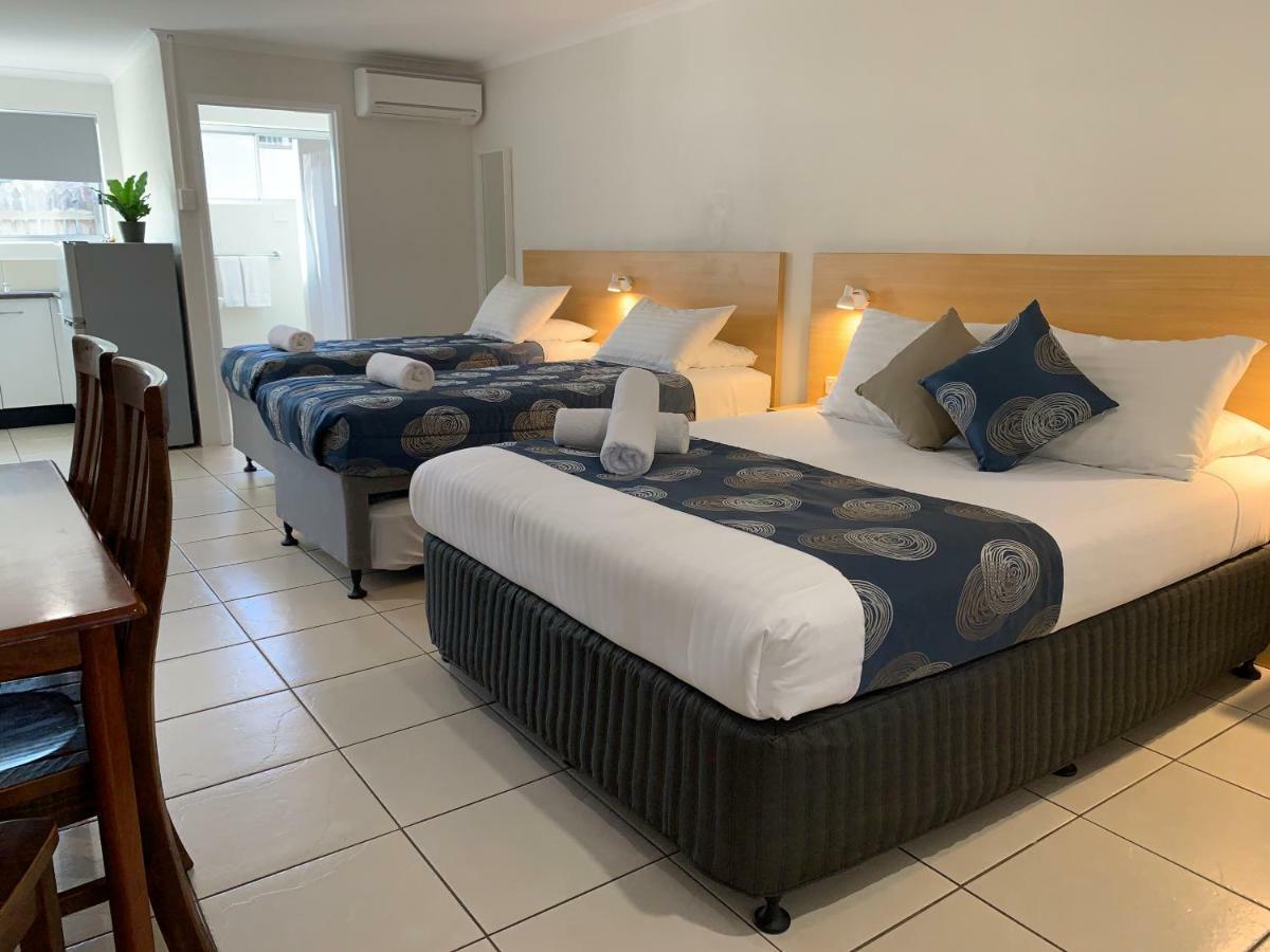 Tin Can Bay Motel Bagian luar foto